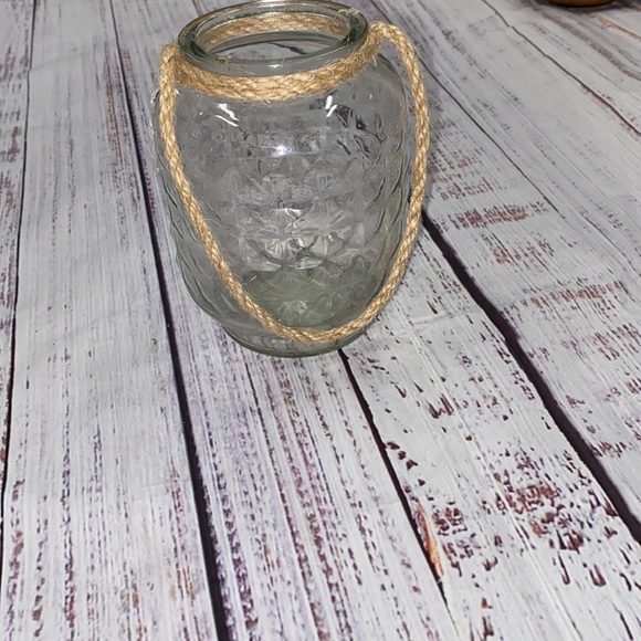 Textured glass candle holder with rope handle - Picture 3 of 4